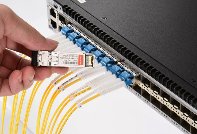 QSFP Yüksek Hızlı Sinyal Kablosu Ekipman Çözümleri QSFP Yüksek Hızlı Sinyal Kablosu Ekipman Çözümleri